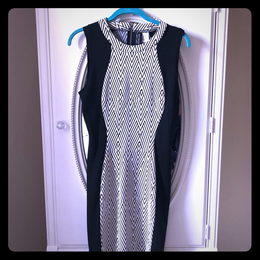Black & white patterned H&M bodycon dress